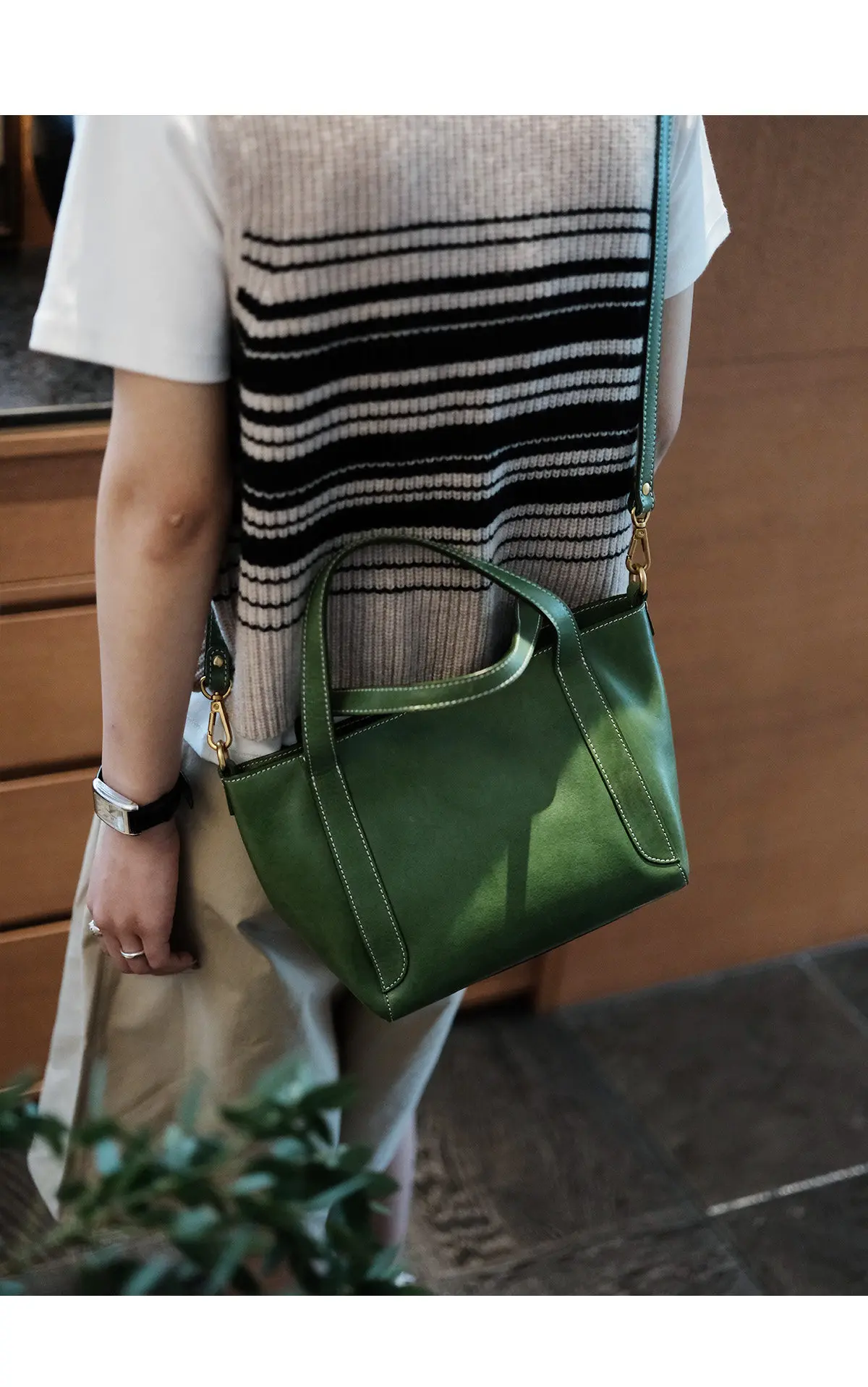 Schlichte, lässige, luxuriöse, handgefertigte Damen-Handtasche aus Rindsleder der ersten Schicht, modische Designer-Weekender-Tasche aus echtem Leder, Damen-Schultertasche – Detail 9