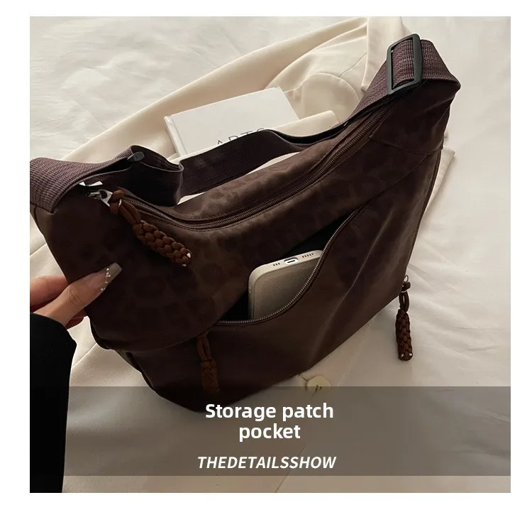 Modische Damen-Umhängetasche mit Leopardenmuster, große Kapazität, Hobo-Umhängetasche für den täglichen Pendelverkehr, lässiges Outfit, Achseltasche – Detail 4