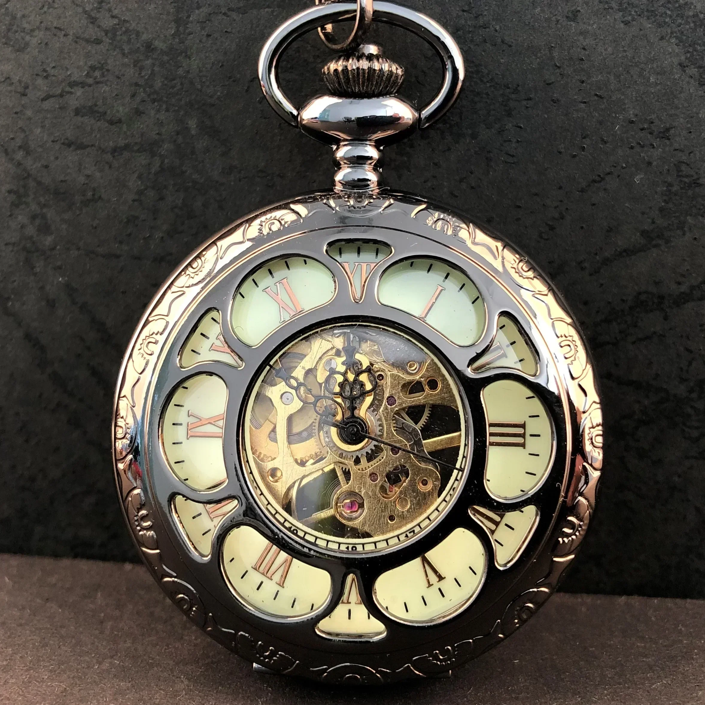 

Mechanical Skeleton Flower Pocket Watch For Women Personalised Fashion Pocket Clock With FOB Chain Gift