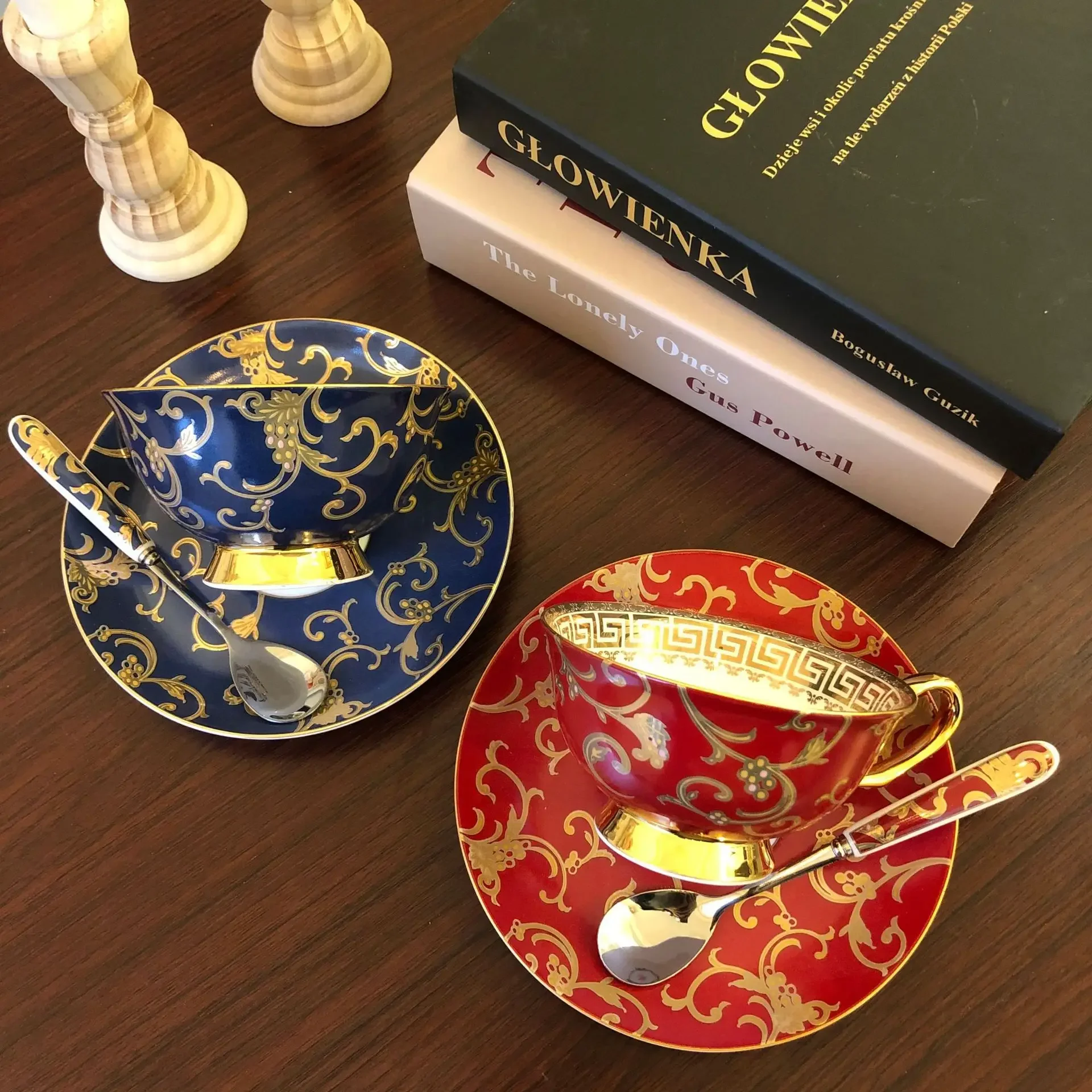 

Luxury Court style Coffee Cup And Saucer Set Porcelain Tea Sets Luxury Gift Bone China Ceramic Cafe Wedding Decoration Drinkware