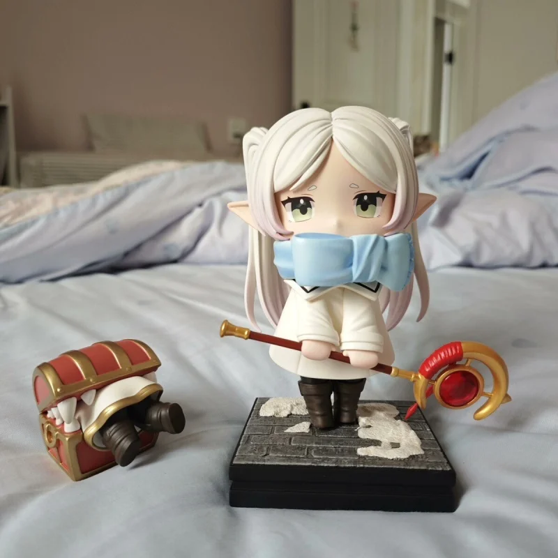 Wysokiej jakości, urocza figurka Lillian w wersji Q, w zimowych ubraniach pogrzebowych, model animacyjny 18 cm, ręcznie robiona figurka, ozdoba na biurko, prezent.