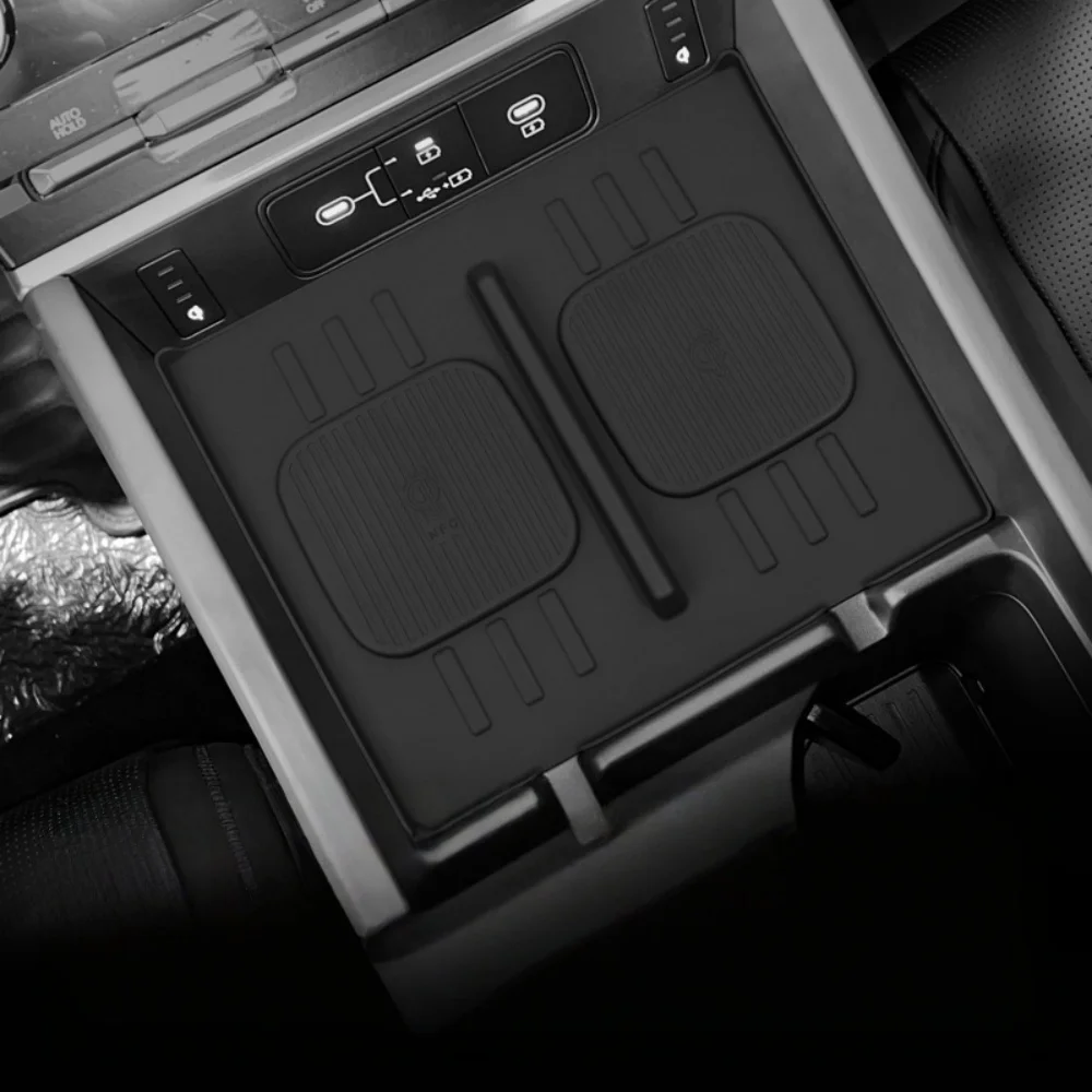 

Wireless Charging Protective Pad Center Console Cover Wireless Non Slip silicone Mat Accessoriesfor 2024 2025 Hyundai Santa Fe