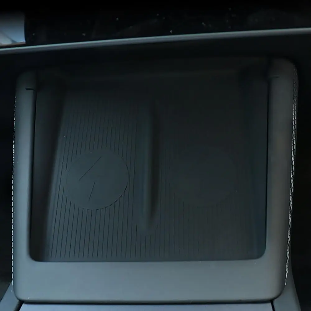 

Car Wireless Charging Pad for New Tesla Model 3 23-26 Model Y 25-26 Center Console Charger Mat Phone Mount Silicone Non-Slip Pad