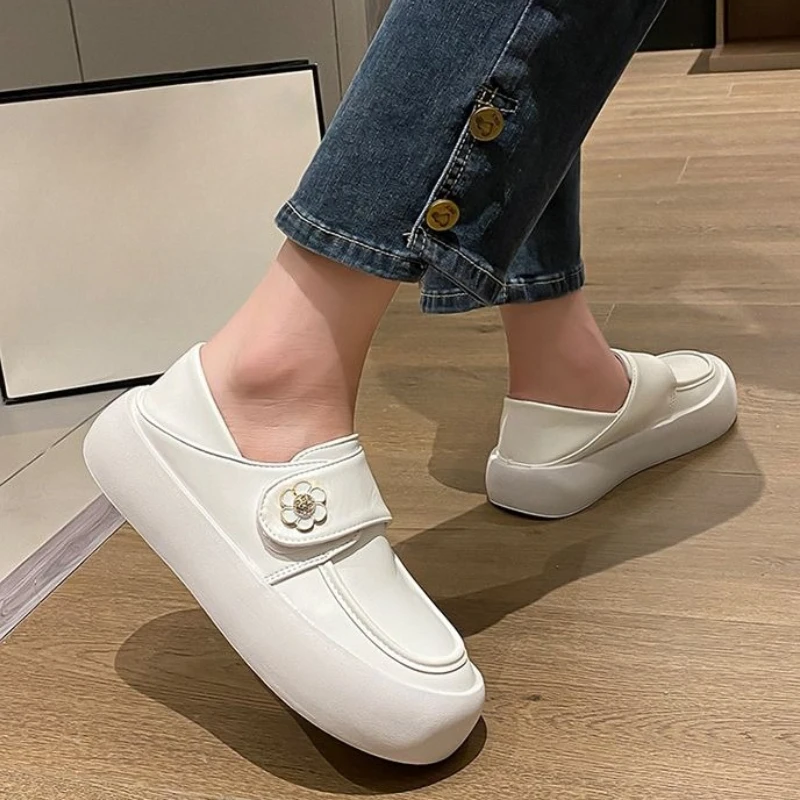 Women's White Nurse Shoes Spring Autumn Slip On Soft Sole Breathable Non Slip Thick Heel Comfortable Medical Shoes for Women​ view 3