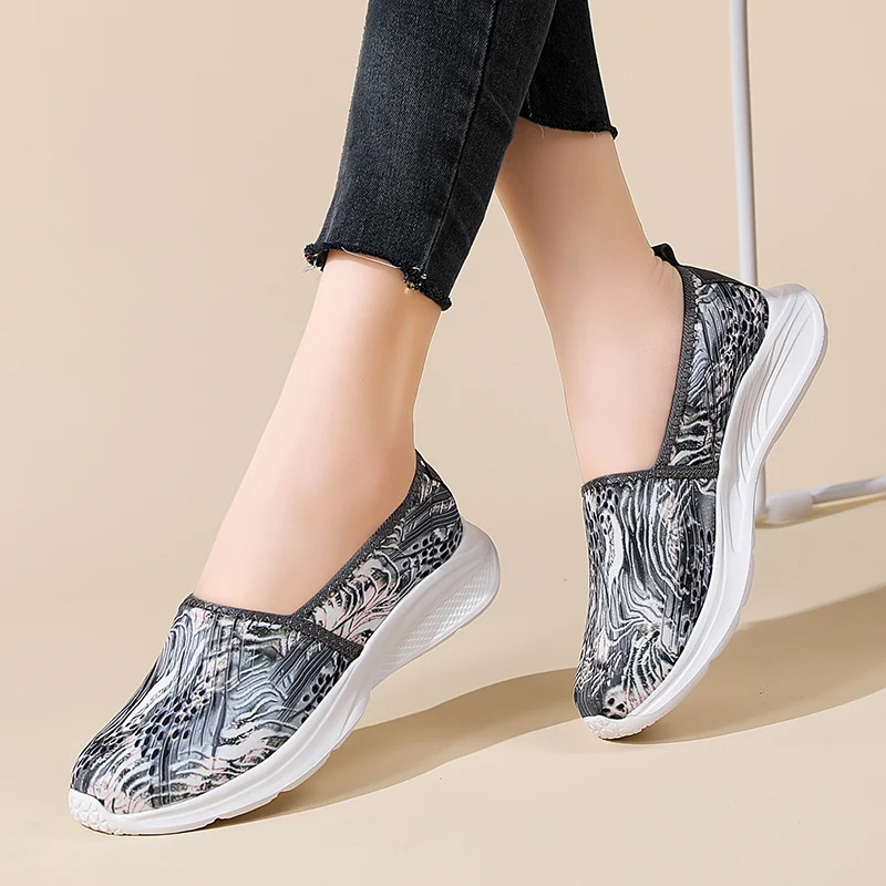 

Summer Women's Single Shoe Soft Sole Breathable Outdoor Walking Non Slip Cover Wearing Casual Loafers Lightweight Flat Shoes