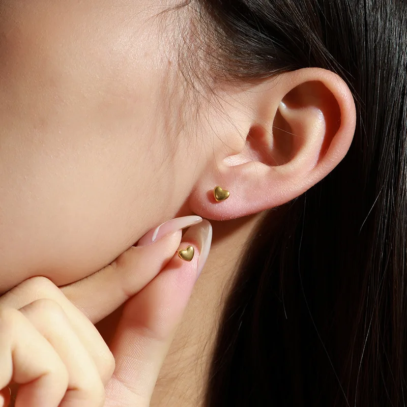 

Love small earrings, gold simple fashion sweet wind nourishing ear holes personality versatile temperament stud earrings