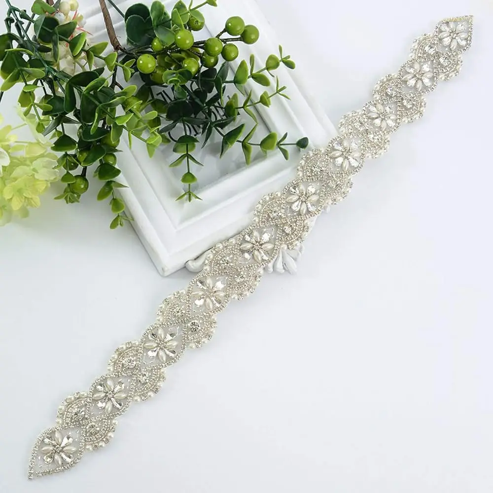 Cinturón y faja de novia color marfil con perlas y pedrería