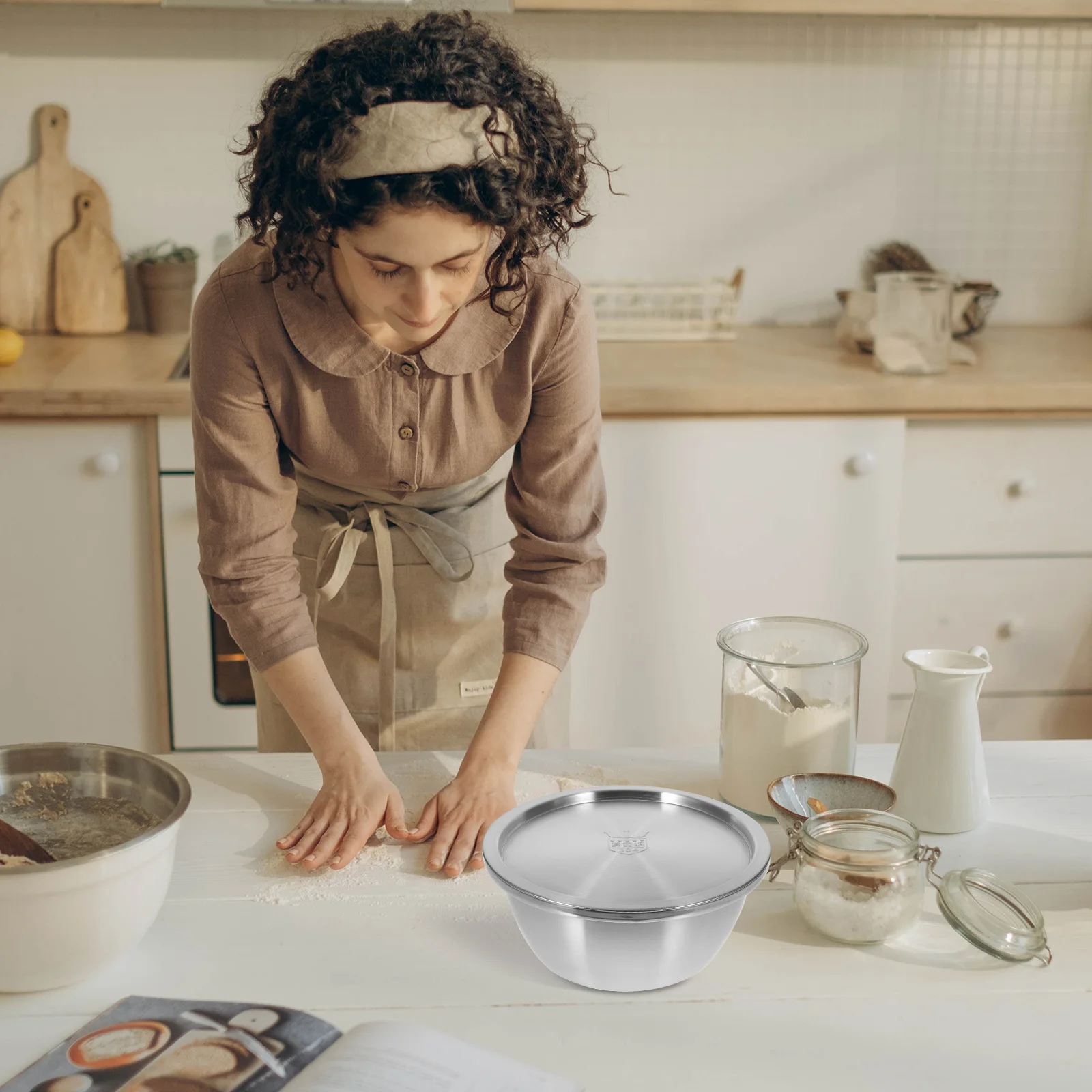 

Stainless Steel Freshness Storage Bowl With Lid Round Thickened Vegetable Washing Basin Rust-Free Dishwasher Safe Kitchen