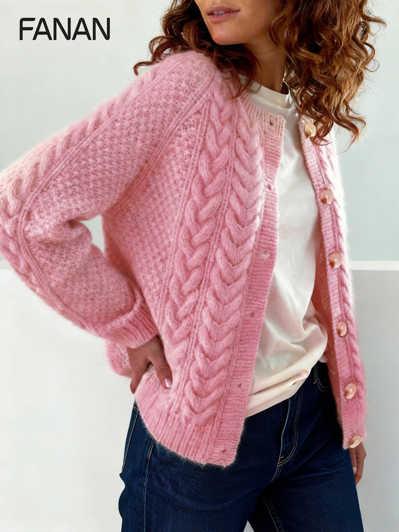 New Autumn and Winter Niche Knit Cardigan for Women, Designed in a Lazy Style with a Fan-Shaped Twist Pattern, Straight Round Neck Design, Casual and Elegant Autumn/Winter Coat, Basic Versatile Style for Urban Commuting, Stylish and Fashionable Casual Resort Style, Designer Pattern Niche Knit Cardigan, New Year, Valentine's Day, Christmas Holiday Clothing, Instagram-Style Clothing, Popular among Koreans, Date Gift, Women's Clothing