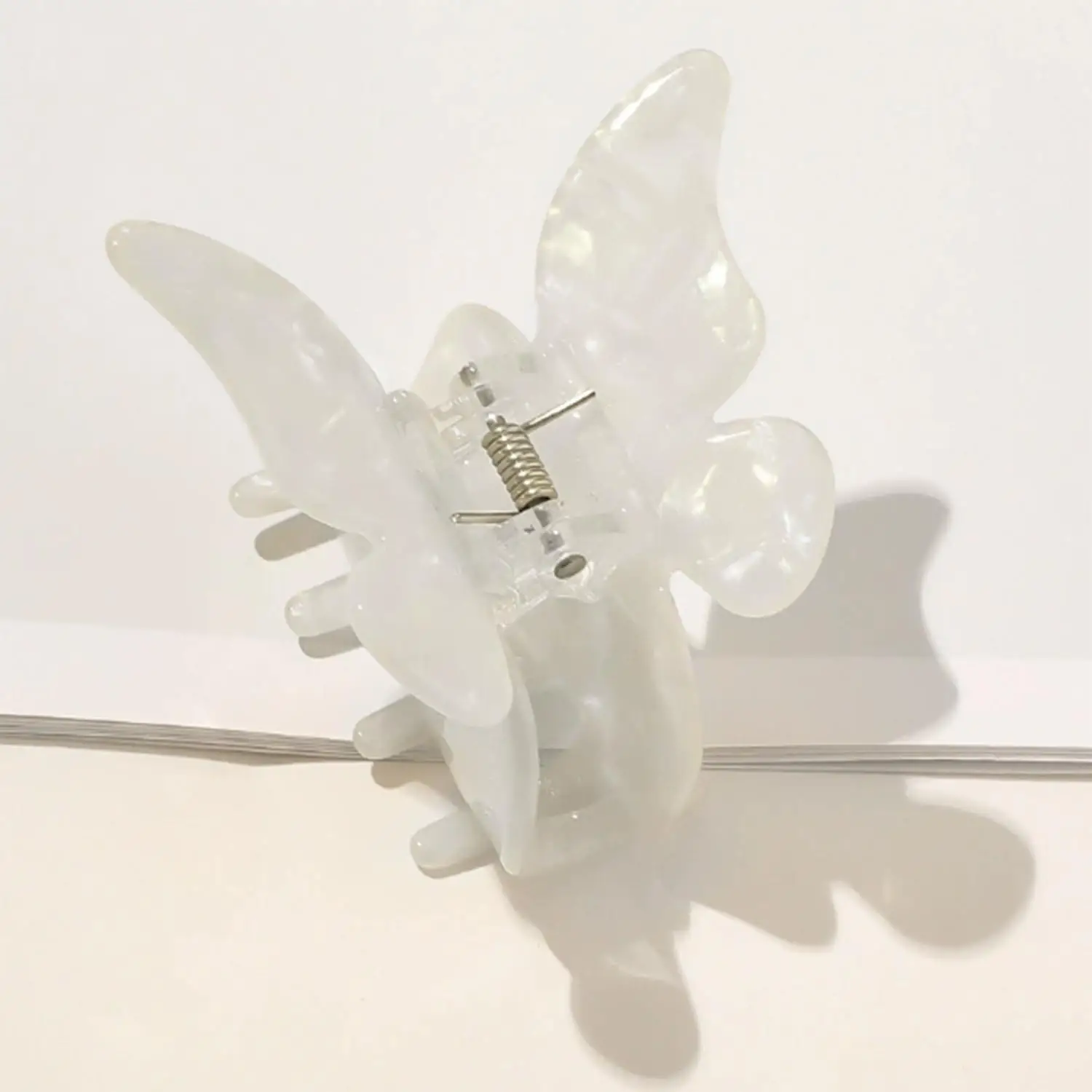 

French Style Butterfly Hair Clip For Women Sweety Gripper Hair Claw Clips Girls Summer Outdoor Beach Trendy Hair Accessories