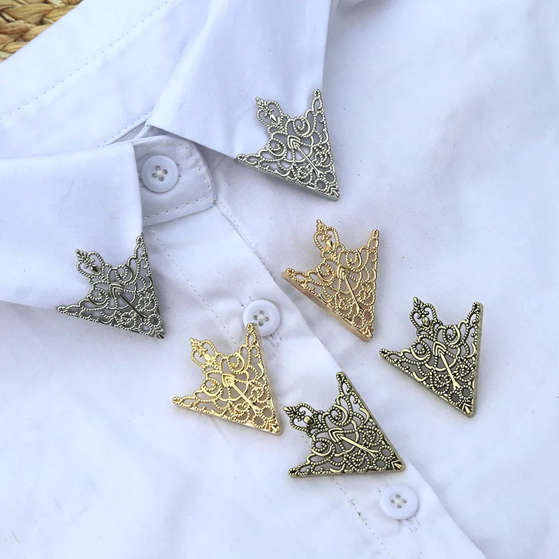 Fashion Brooch Vintage Triangle Shirt Collar Pin Hollow Metal Needle Corner Emblem Jewelry For Women Men Lapel Pin Clothes Decor