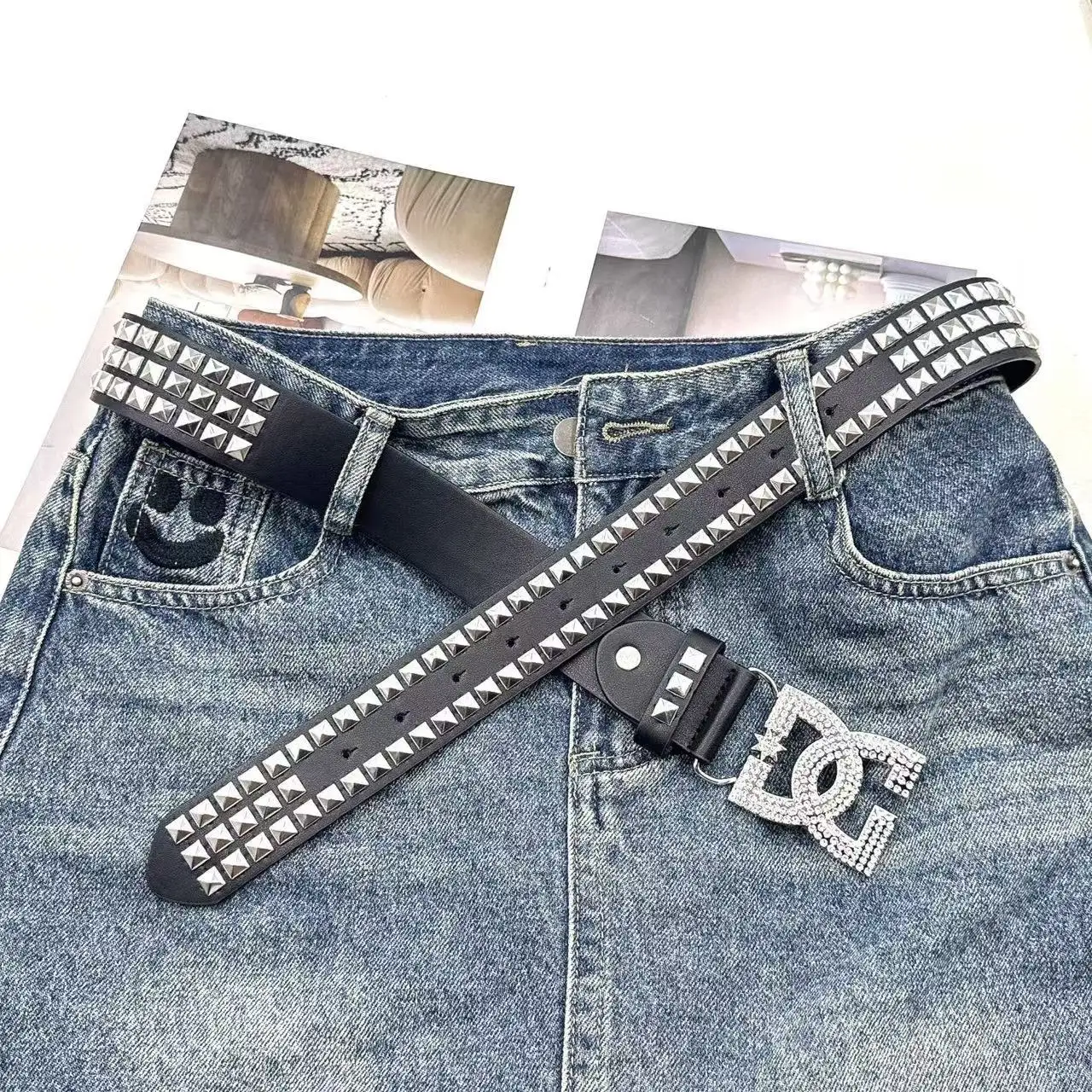Modischer Y2K-Nietenledergürtel, vielseitiger Gürtel mit eingearbeiteten Verzierungen, luxuriöser Strassgürtel für heiße Mädchen, einzigartiger Punk-Gürtel – Detail 1