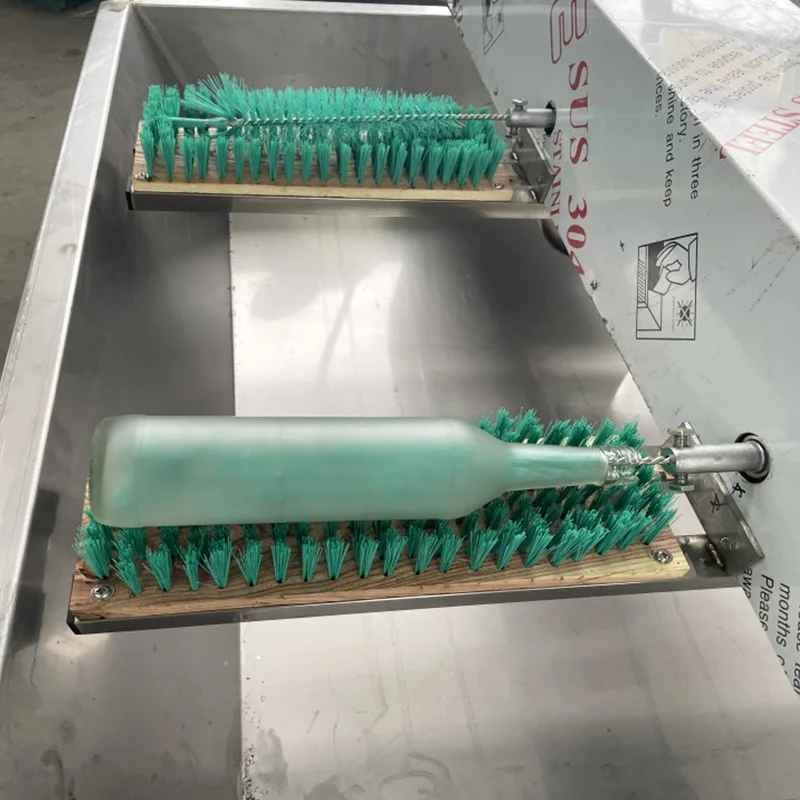 spazzolatrice per bottiglie di bevande off-etichetta, bottiglia di plastica, tipo lavello off-etichetta, vecchia macchina per la pulizia di etichette