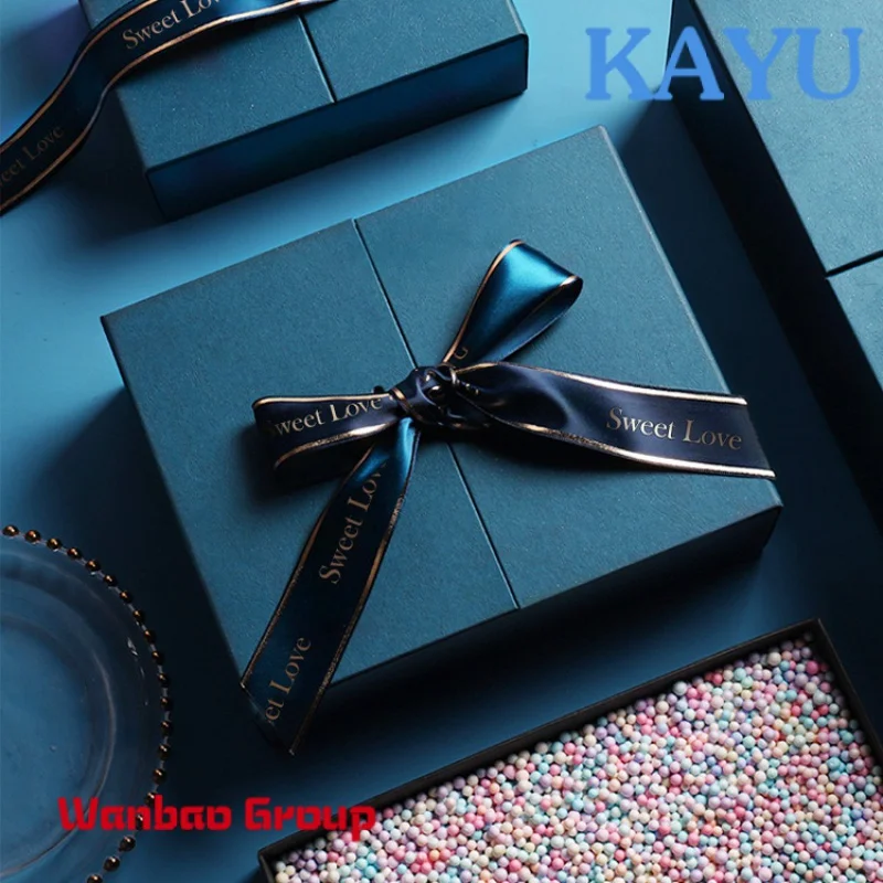 Custom  Large Square Magnetic Window Mini Perfume Pendant Birthday Explosion Leather Paper Kraft Gift Pack Box With Handle For G