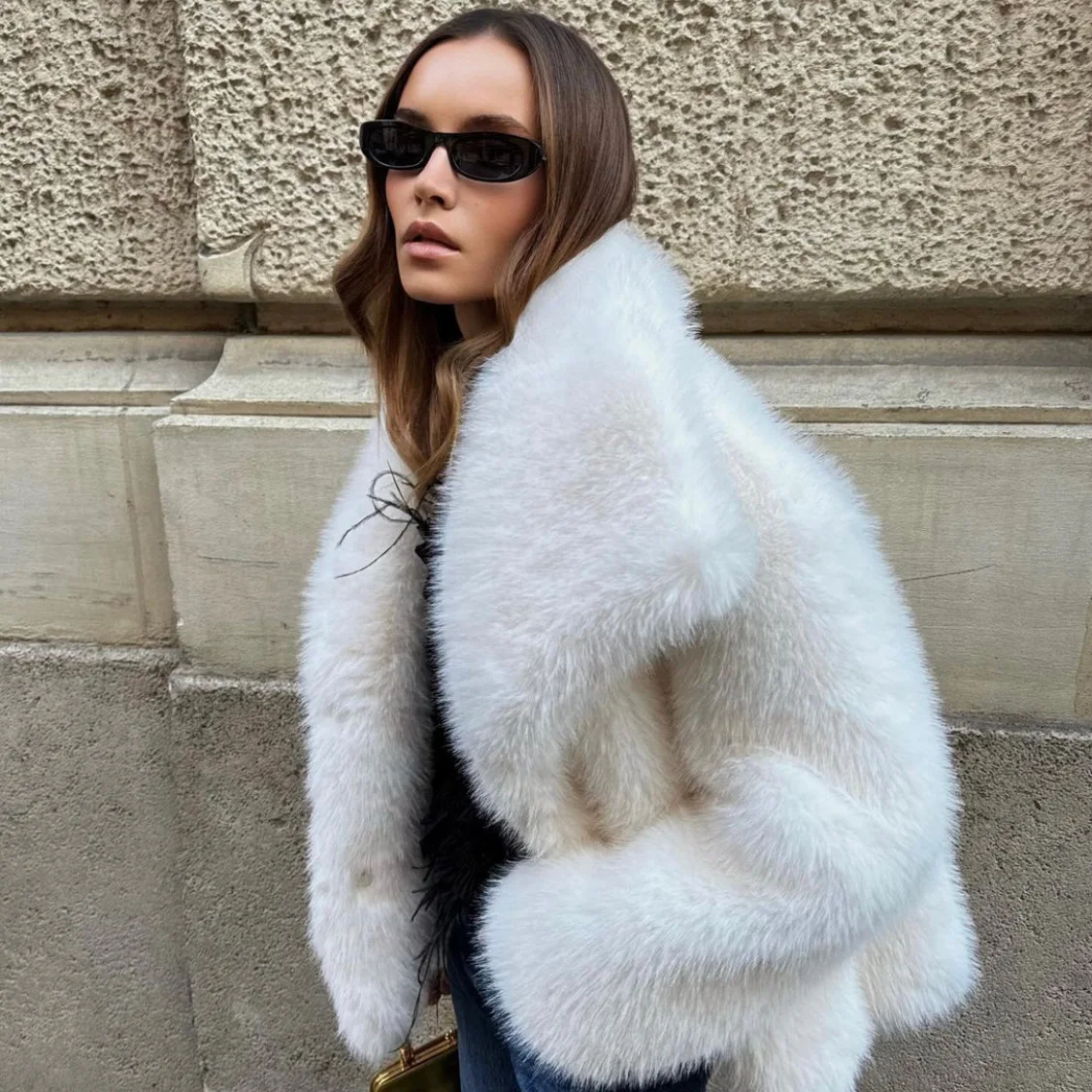 Stylish large lapel imitation fur coat, feminine and elegant long-sleeved warm coat, fur top