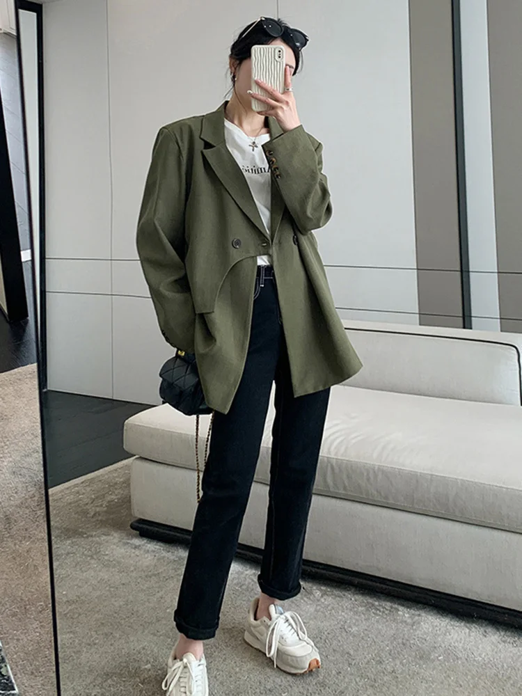 [EAM] Frauen Grün Unregelmäßige Große Größe Casual Blazer Neue Revers Lange Hülse Lose Fit Jacke Mode Frühling Herbst 2024 1DF5044