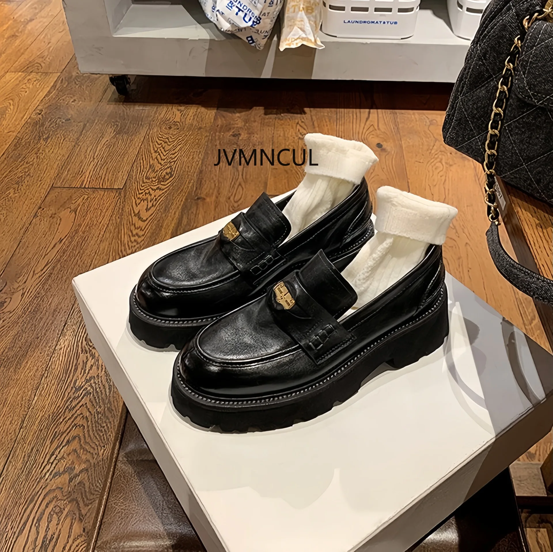 

Женские лоферы без шнуровки из натуральной кожи на толстой подошве, дизайн золотого монет из конской кожи, аналогичный стиль Су Иньинь