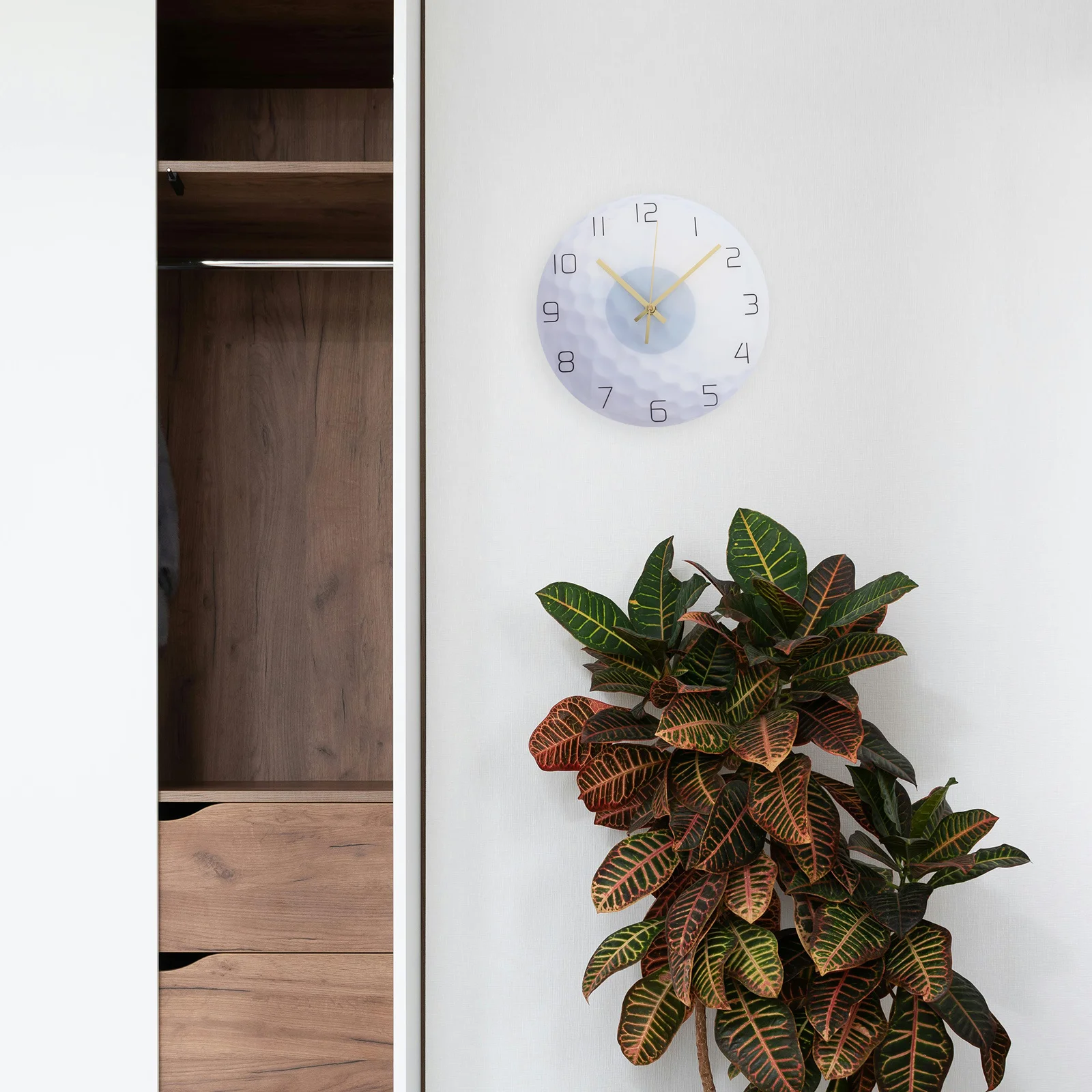 

Golf Ball Wall Clock Acrylic Silent Movement Large Arabic Numerals Decorative Timepiece For Bedroom Living Room Office