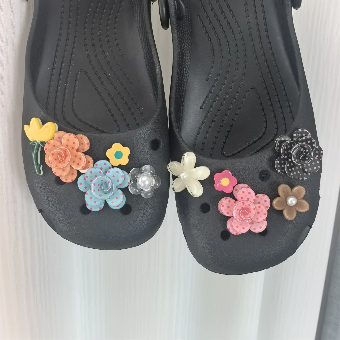 Clog Charm Polka Dot Flower Premium Decoration for Clog Shoes Fall Retro Brown Caramel Wavy Flower PVC Lightweight