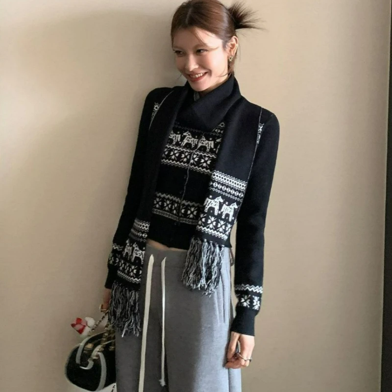 Winter New Fashion Ponytail Jacquard Christmas Slim Fit Knit Base for Women American Style Retro Reducing Design Small Cardigan