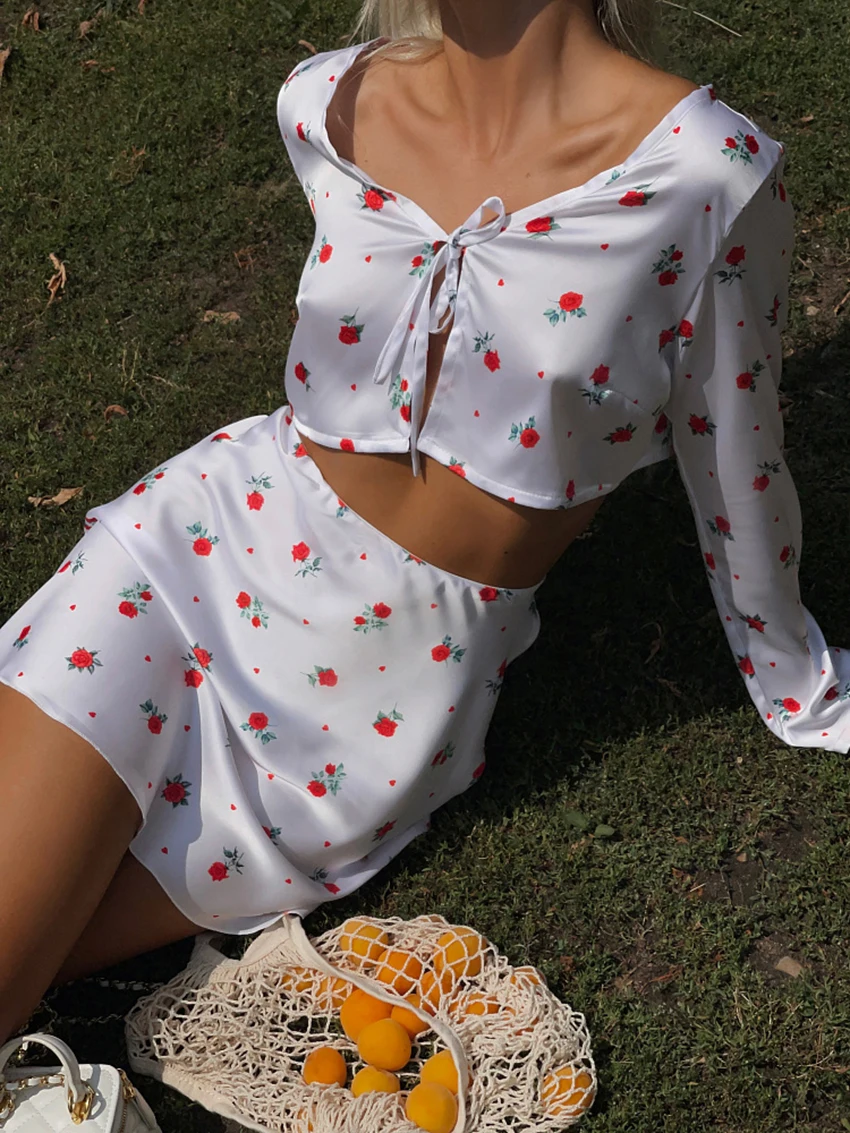 Marthaqiqi Spring Ladies Sleepwear Set V-Neck Pajamas Long Sleeve Nightgowns Crop Top Lace Up Nightwear Short Skirt Nightie Suit