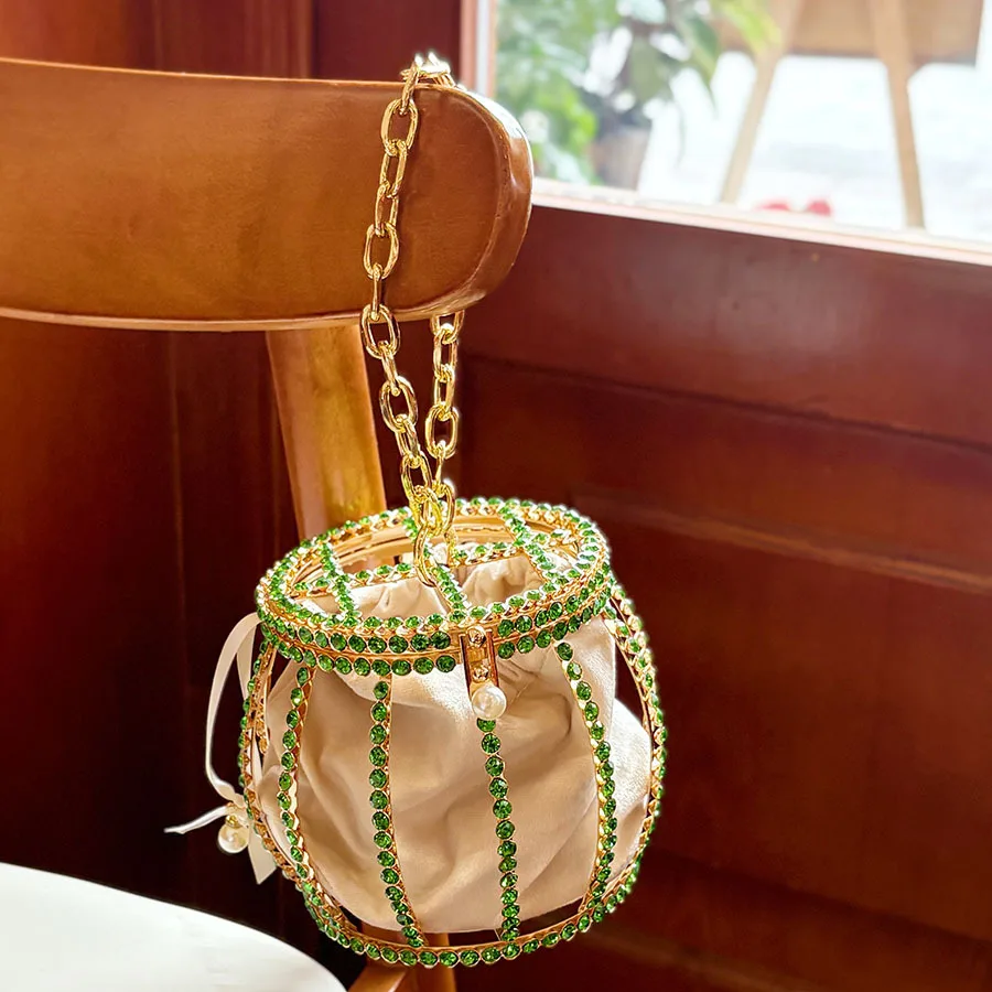 

Pearl lantern vegetable basket bag banquet shiny water diamond chain velvet bucket hand messenger