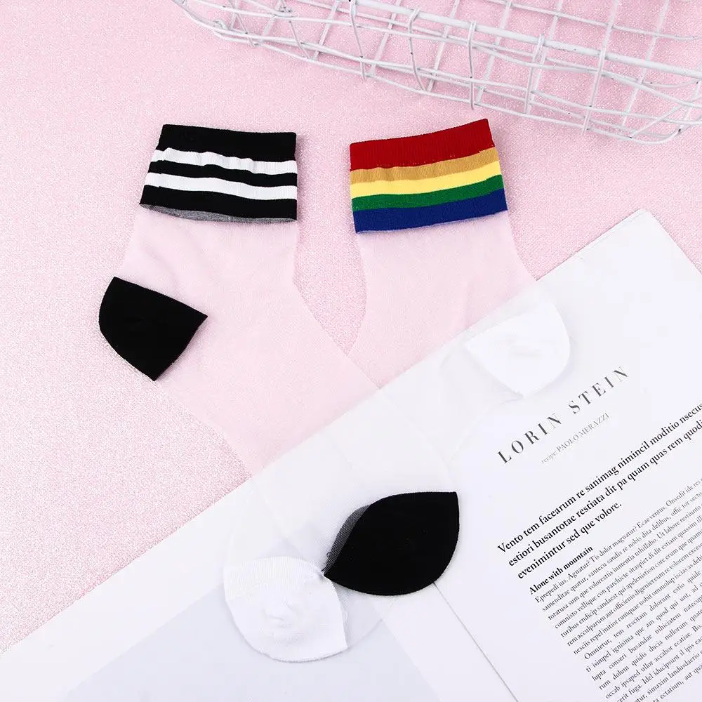 Süßes Geschenk dünne Frauen Harajuku transparente Regenbogen Socken kurze Socken Söckchen