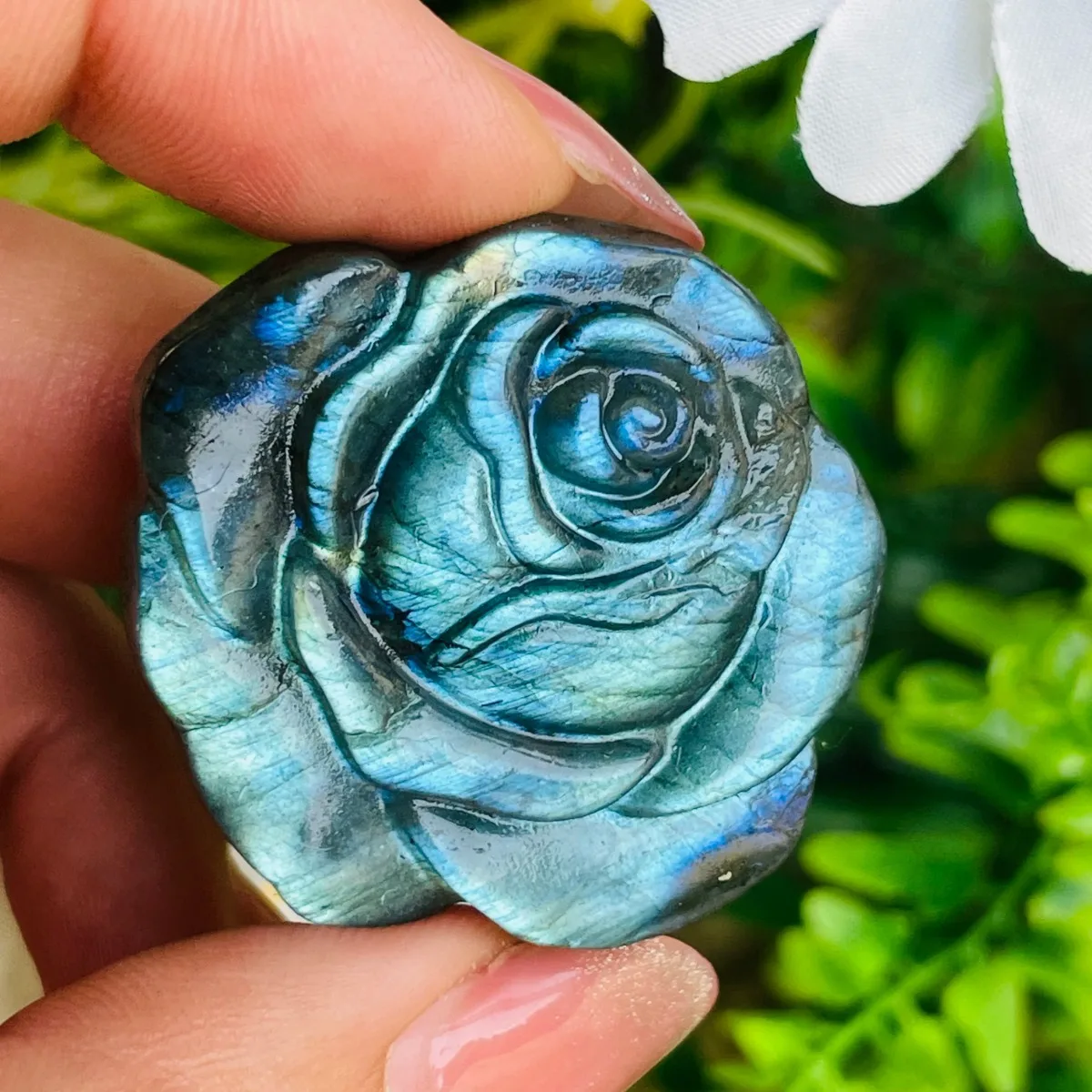 1 piece of timeless Labrador rose carving,adorned with crystal flowers,suitable for auras,perfect for Christmas,Halloween,Easter