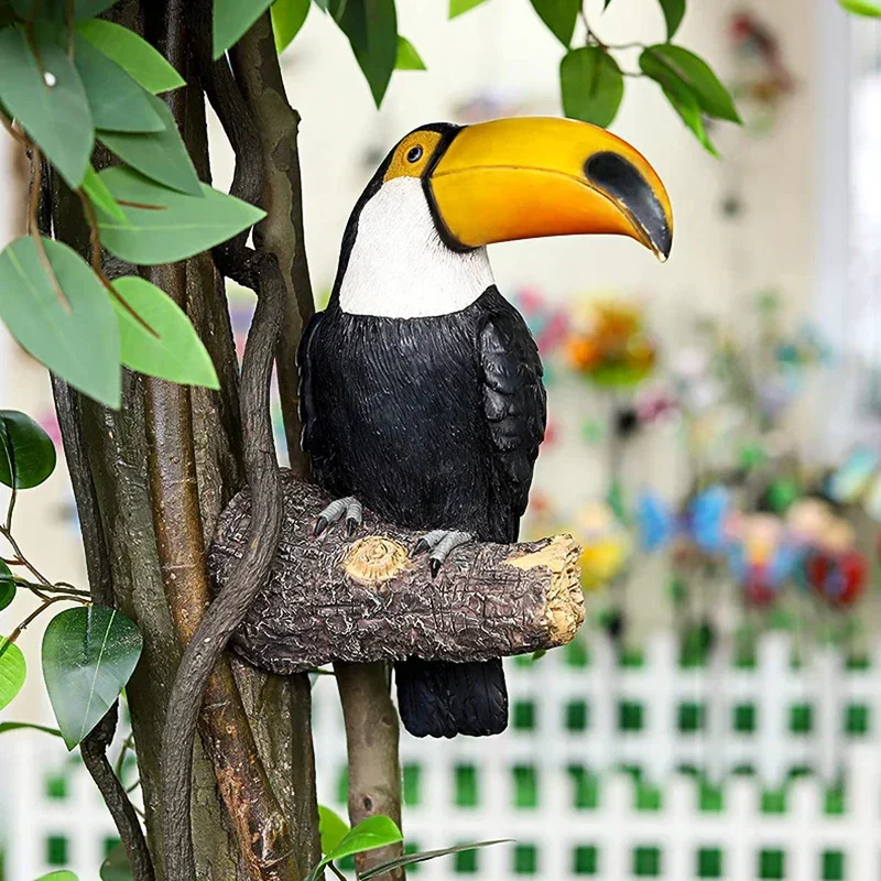 Toucan Tree Hugger Garden Statue Nature Country Art Bird for Indoor Outdoor Tree Decorations Bird Sculpture for Lawn Yard Patio