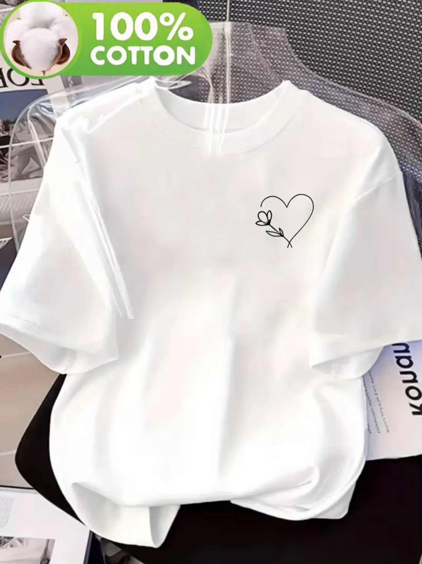 Women's T-shirt with Heart-shaped Printed Pattern Elements, Comfortable and Loose Casual Summer Women's Round Neck T-shirt
