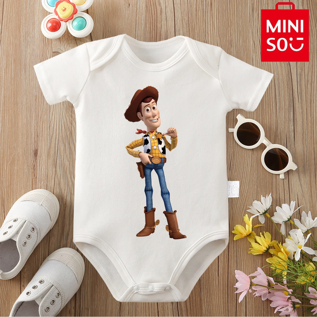 

MINISO&Disney Jointly Signed, 100% хлопок, детская одежда, детский комбинезон, боди Woody Toy Story, милый принт для новорожденных от 0 до 12 месяцев