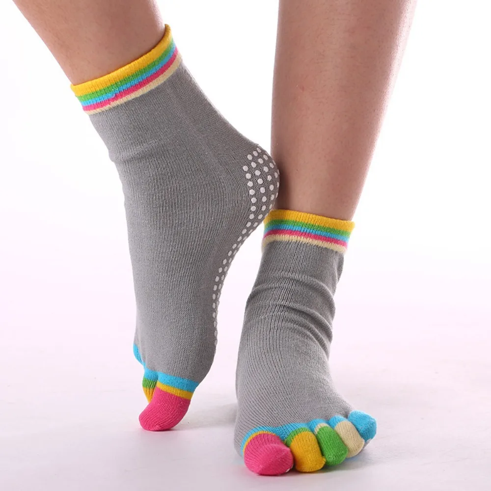 Soft Breathable Cotton Solid Color Sports Women Five Finger Socks Middle Tube Hosiery Yoga Socks Korean Style Socks