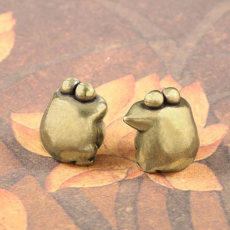 Decorative Figurines Retro Little Animal Kissing Frog Fun Brass Desk Decoration Romantic Lovely Ornaments Tea Pet Table Pet