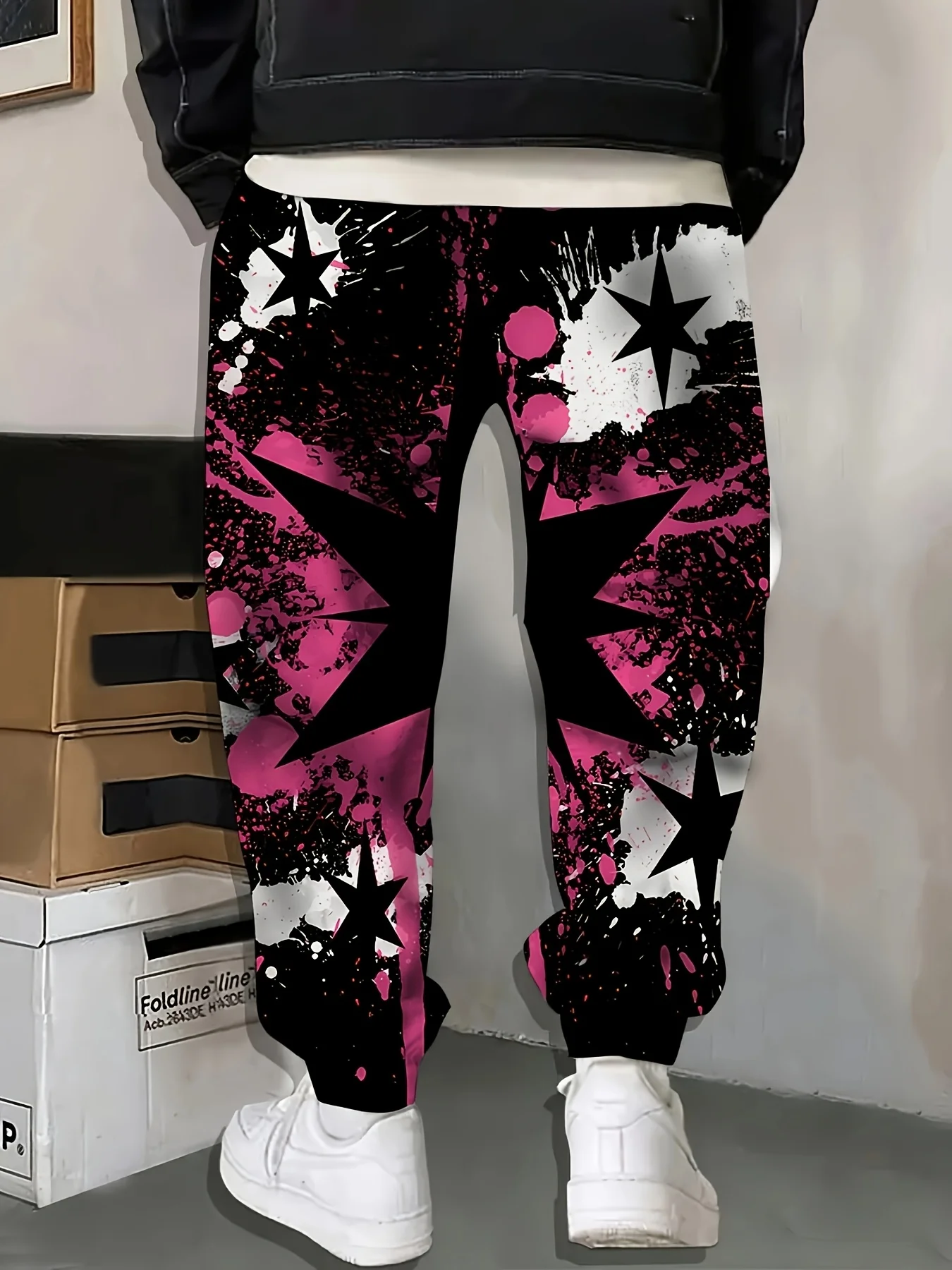 The new men's trousers for Spring and Autumn 2025 are comfortable soft casual and fashionable featuring star-printed streetwear