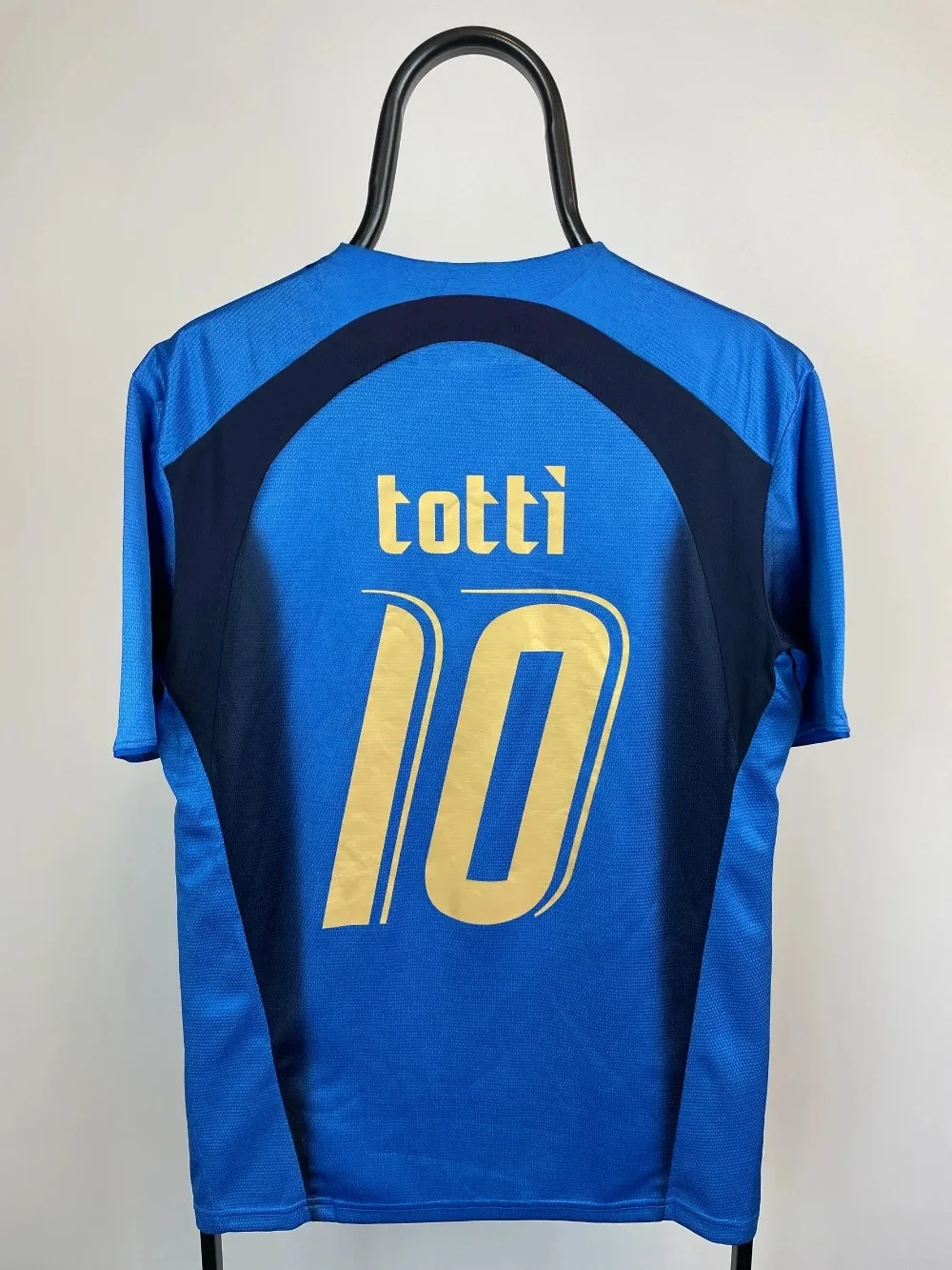 النمط القديم ذو الأكمام القصيرة المطبوع ثلاثي الأبعاد وهو الأكثر مبيعًا في الصيف وهو رائع للغاية وعصري