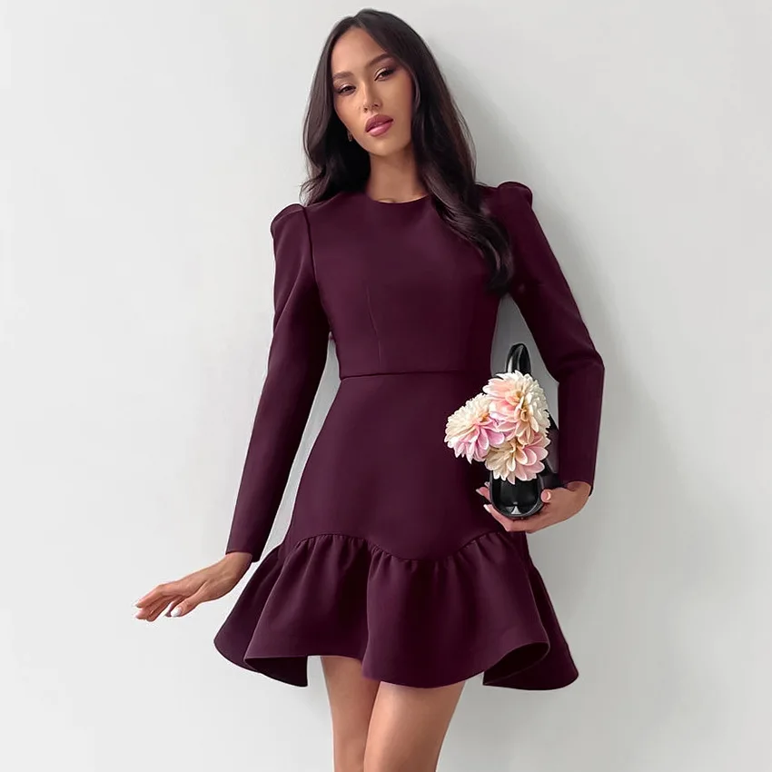 Robe bordeaux élégante pour femmes, tissu tissé structuré, col rond, manches bulles, taille cintrée, ourlet à volants, robe de rencontre