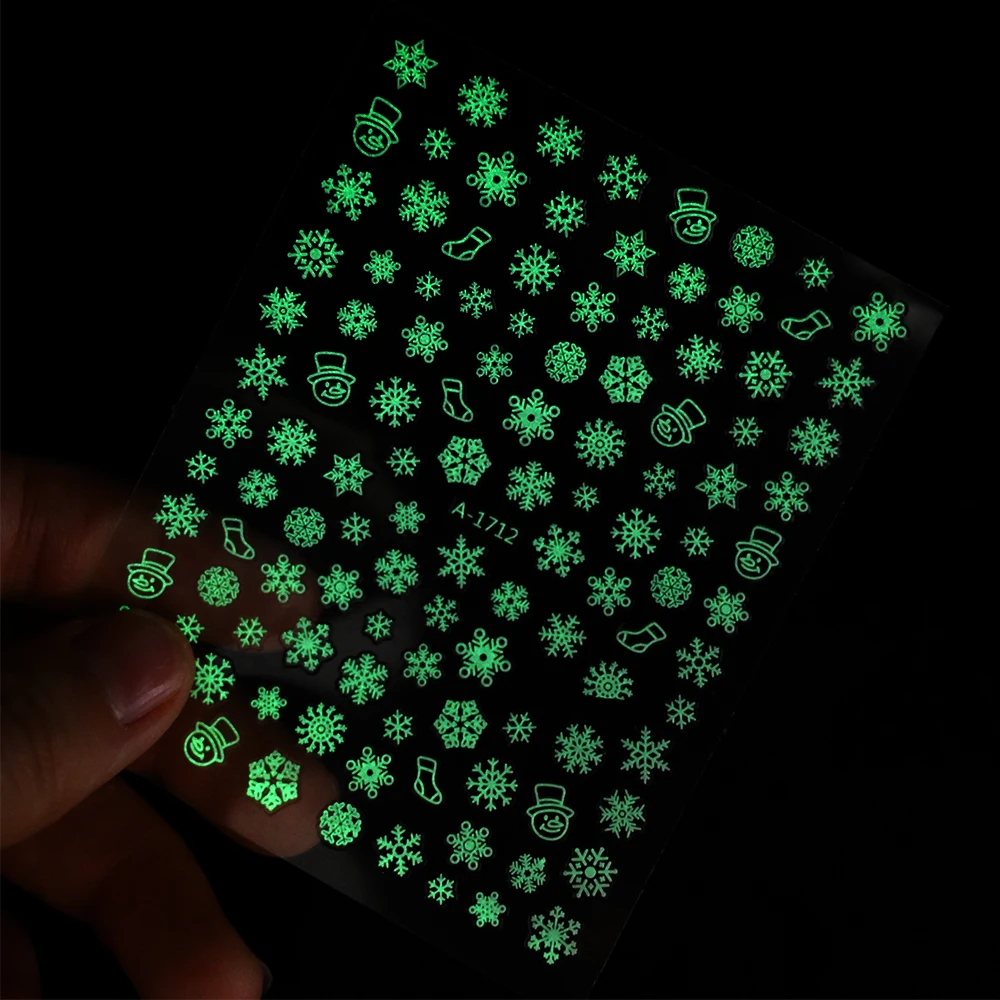 1Pc Lichtgevende Kerst Sneeuwvlokken Nail Stickers Glow In The Dark Sneeuwpop Elanden Stickers 3D Winter Nieuwjaar manicure Sliders