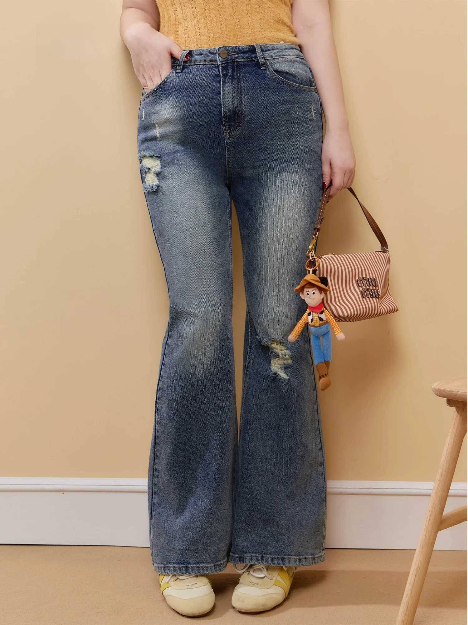 

Весенне-летние винтажные джинсы с дырками Zhou Bai Zi, зауженные, расклешенные, корректирующие фигуру, повседневные, с высокой талией