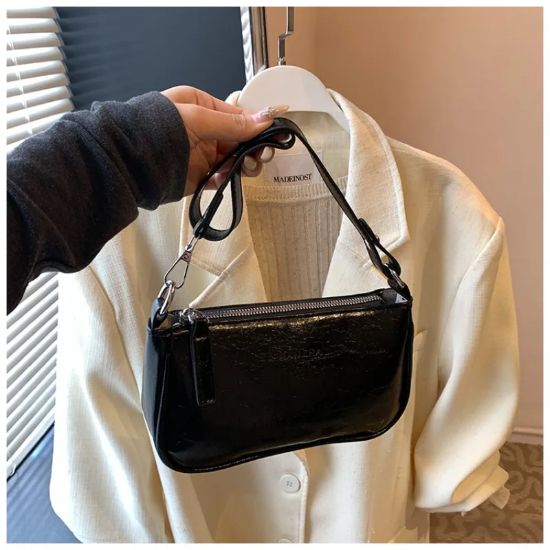 High-quality Small Bag Female 2026 New Summer Joker Messenger Bag Fashion One-shoulder Underarm Small Bag