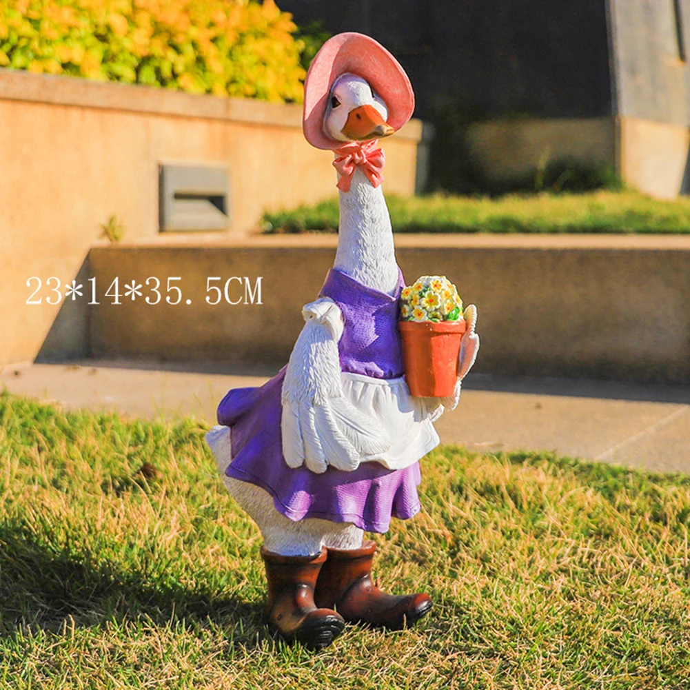 1pc Simulated Animal Duck Creative Couple Duck Garden Decoration Ornament Statues Gardener Couple Duck Outdoor DIY Resin Crafts