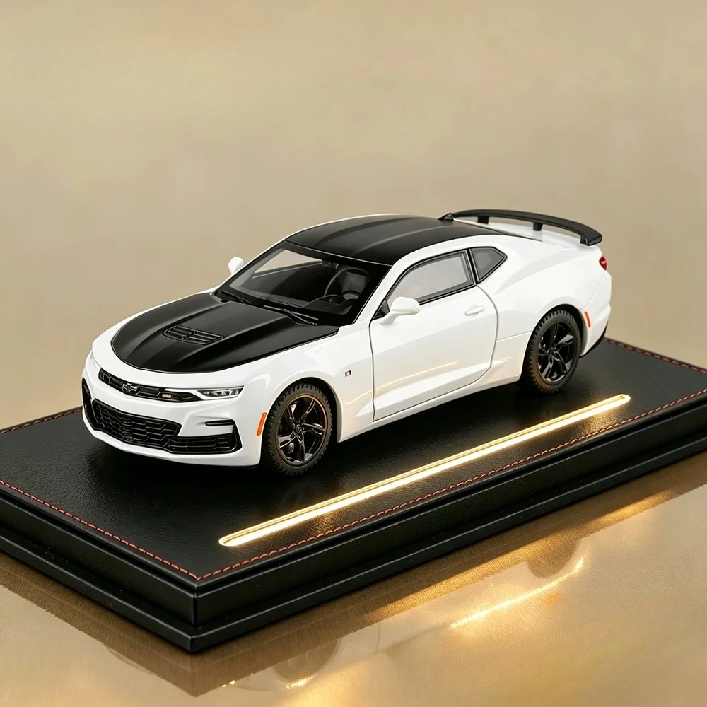 1:24 Camaro SS Sports Car Model Diecast Alloy Toy with Sound and Light Doors Opened Pull Back Miniature Vehices Ornament