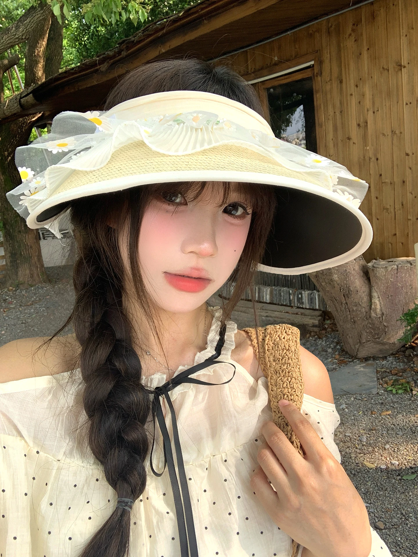 Sun Protection Daisy Lace Straw Hat Empty Top Outdoor Summer Hat for Women with Large Brim Adjustable Band Chinese Production