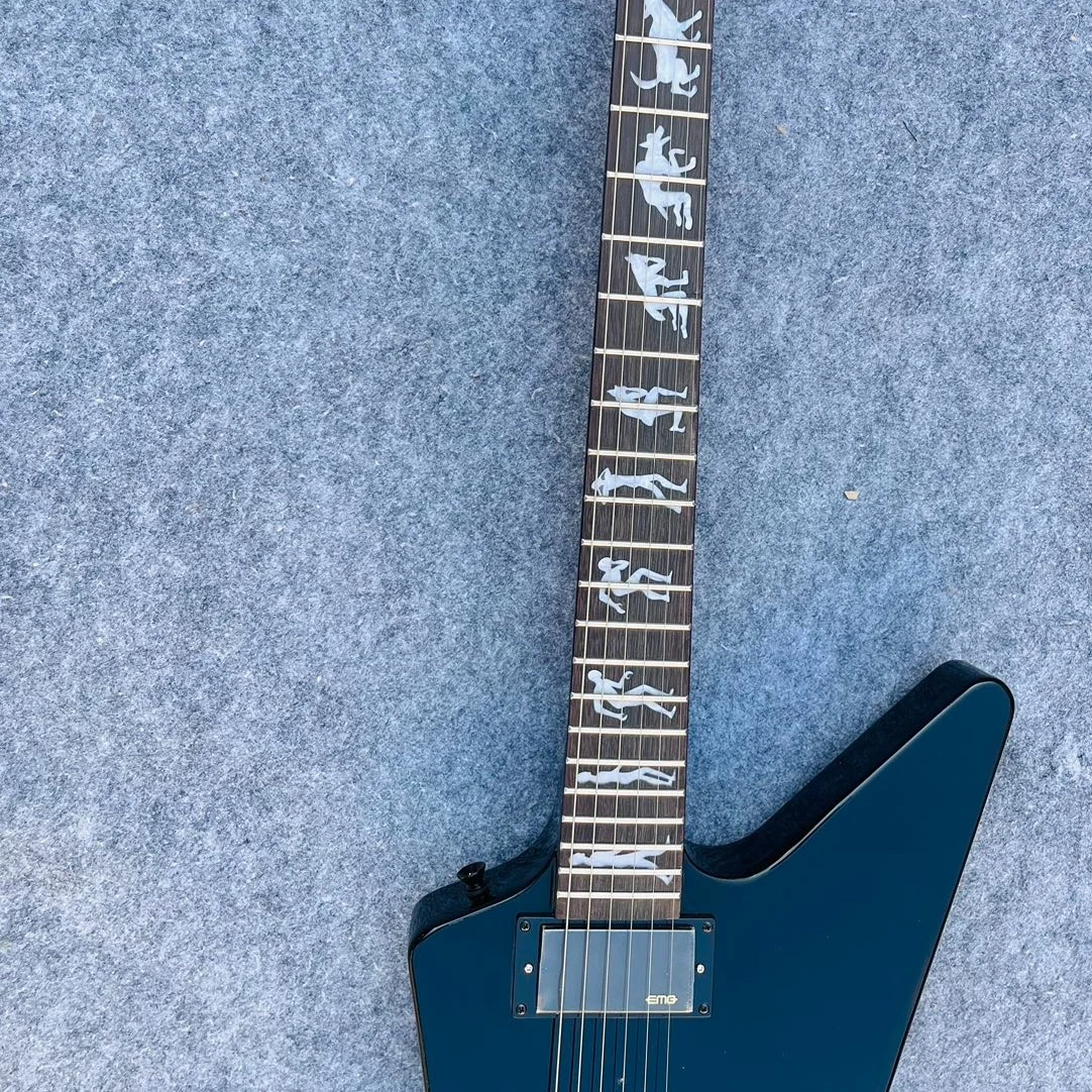 E‑Shape Metal Electric Guitar, Gloss Solid‑Black Finish, Running‑Horse Inlay Fretboard, Black Hardware HH Humbucker Pickups