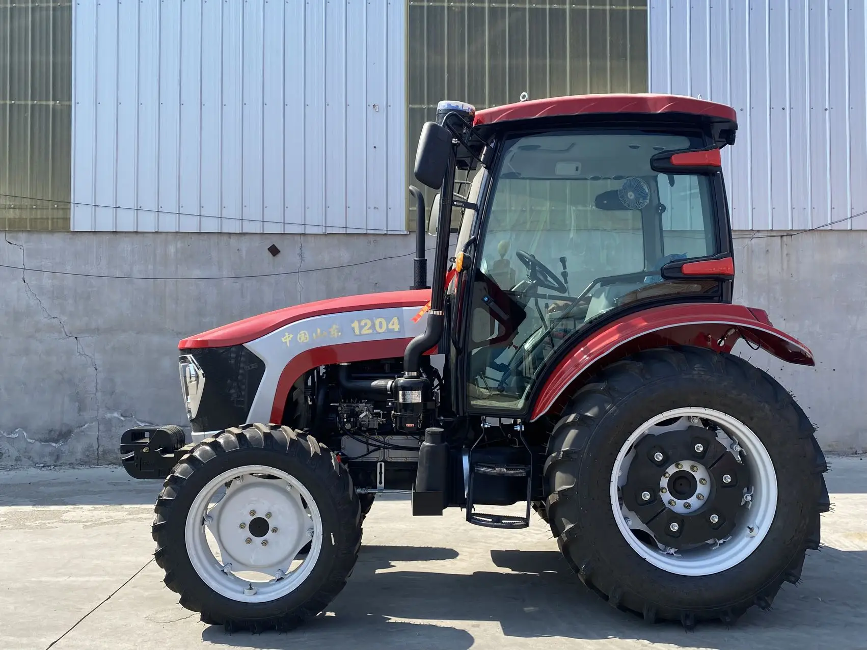 High Quality 100HP Plow Pose Tractors Diesel Engine Rice Field Farm Tractors Multifunctional Compact Tractors
