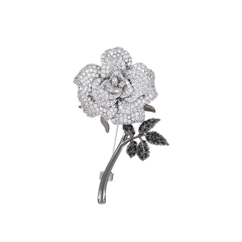 Chinesische Mode-Broschen mit Strasssteinen in Silberfarbe, Rosenmuster, für Damen, trendige, zarte Blumen-Anstecker, Party- und Freizeitaccessoire, Geschenk, Schmuck. – Detail 15