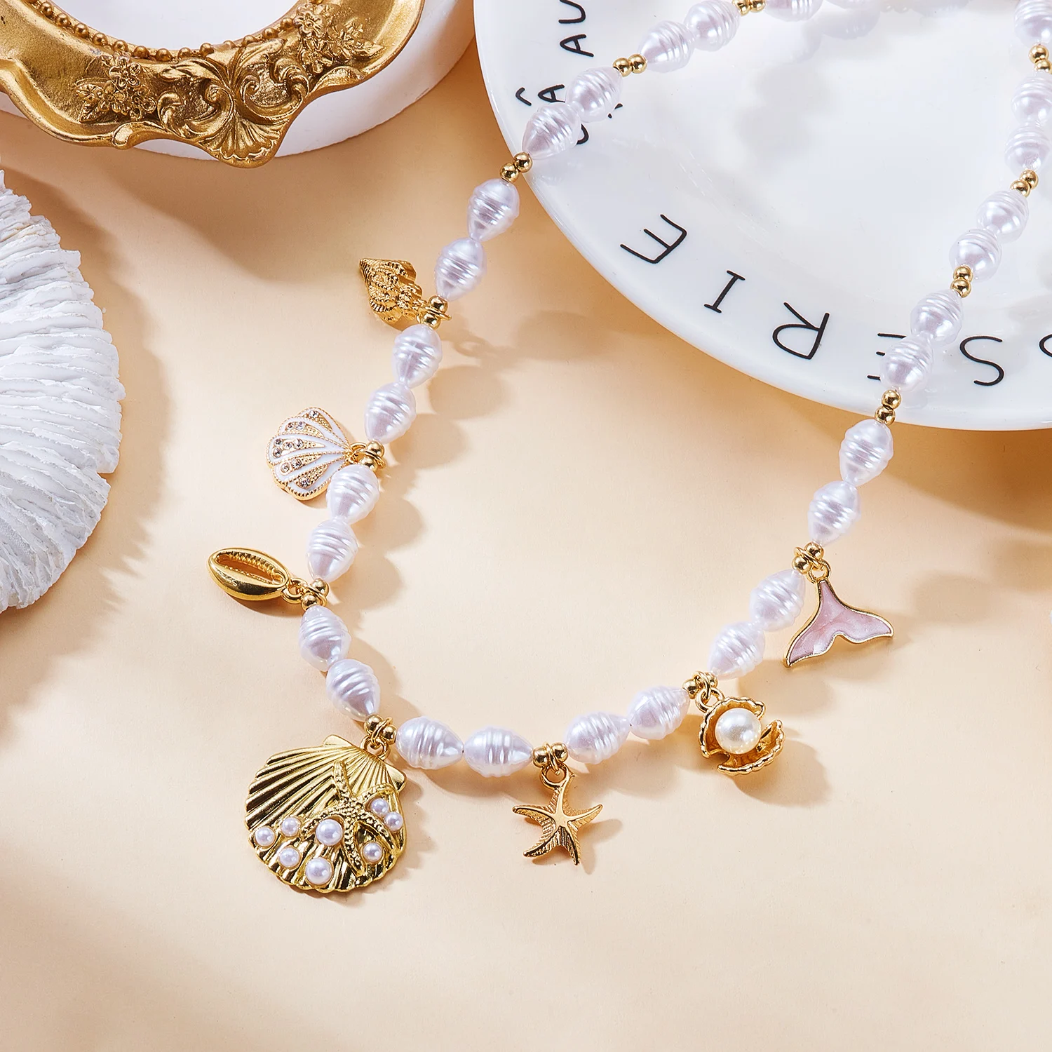 Statement-Muschel-Choker-Halskette für Damen, klobige, glänzende Perlen, Ozean-Charm-Halskette, Sommer-Strand-Urlaubs-Resort-Schmuck – Detail 2
