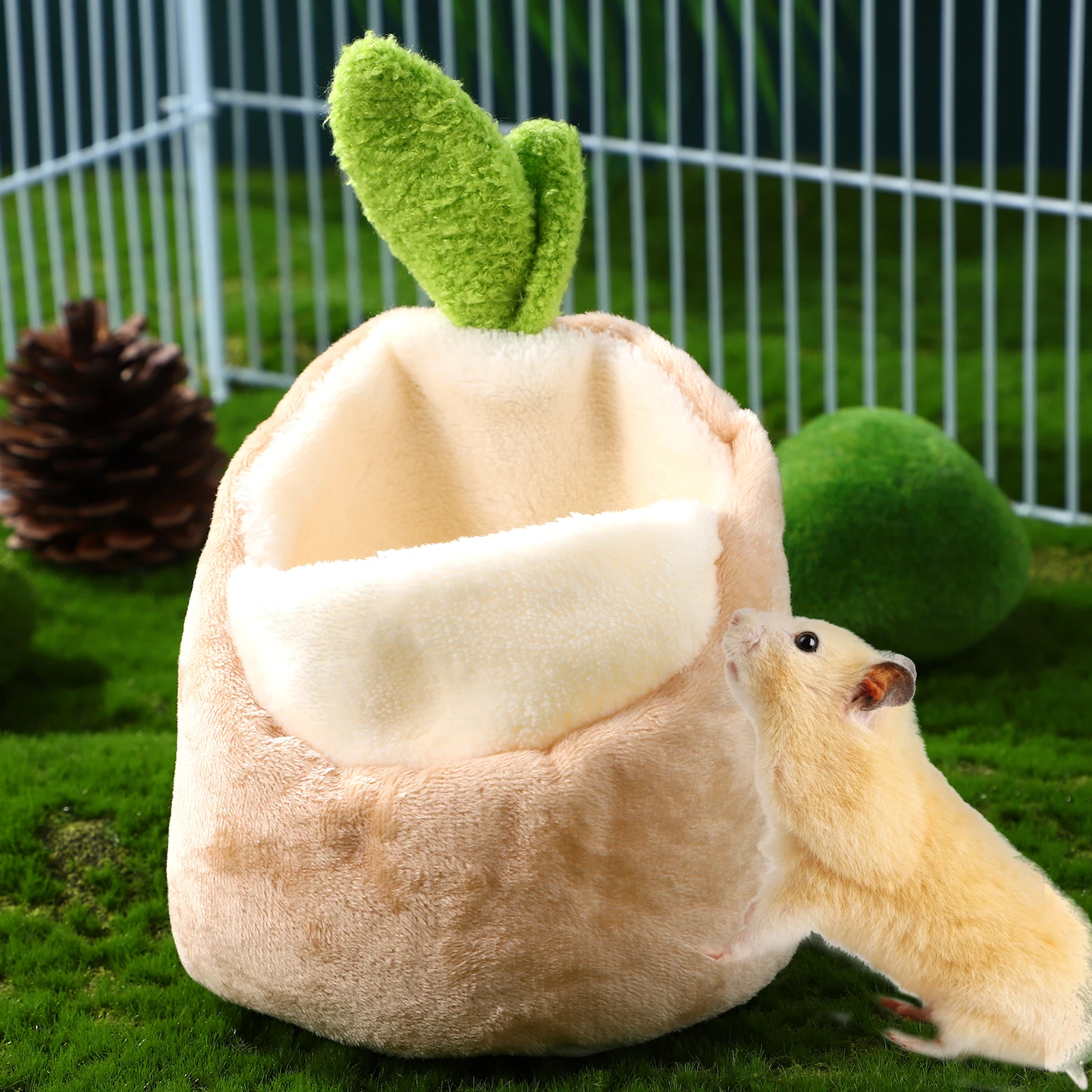 

Soft Christmas Hamster Nest Small Pet Bed House for Guinea Pigs Squirrels Hedgehogs Chinchillas Hamster Home Guinea Pig Hideout