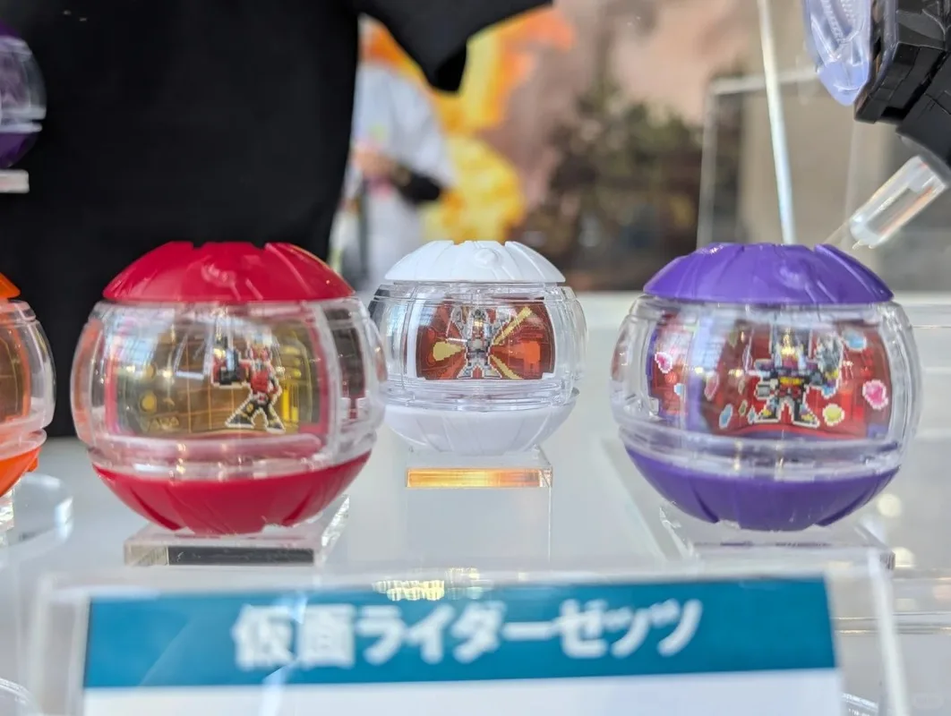 Bandai Zzz Zeztz DX Kamen Rider Dream Capsule Set: Action Figure + Transformation Linkage Accessories Collectible Model