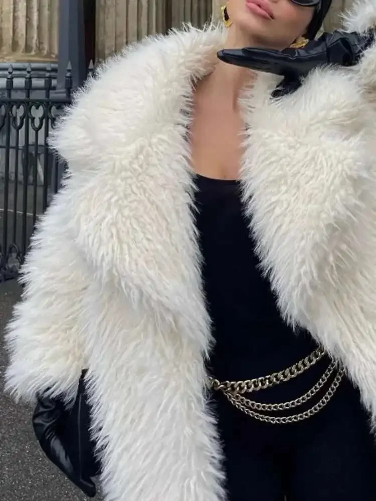 2025 Fashion White Long Outerwear Elegant Temperament Loose Lapel All Match Thick Warm Faux Fur Coat For Women Winter