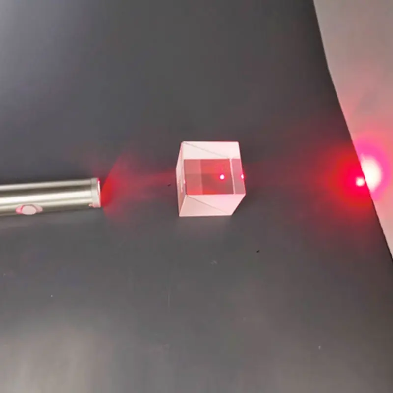 Rapporto di divisione del prisma dello splitter del raggio laser di dispersione dicroica del cubo di vetro ottico 50:50 per il prisma